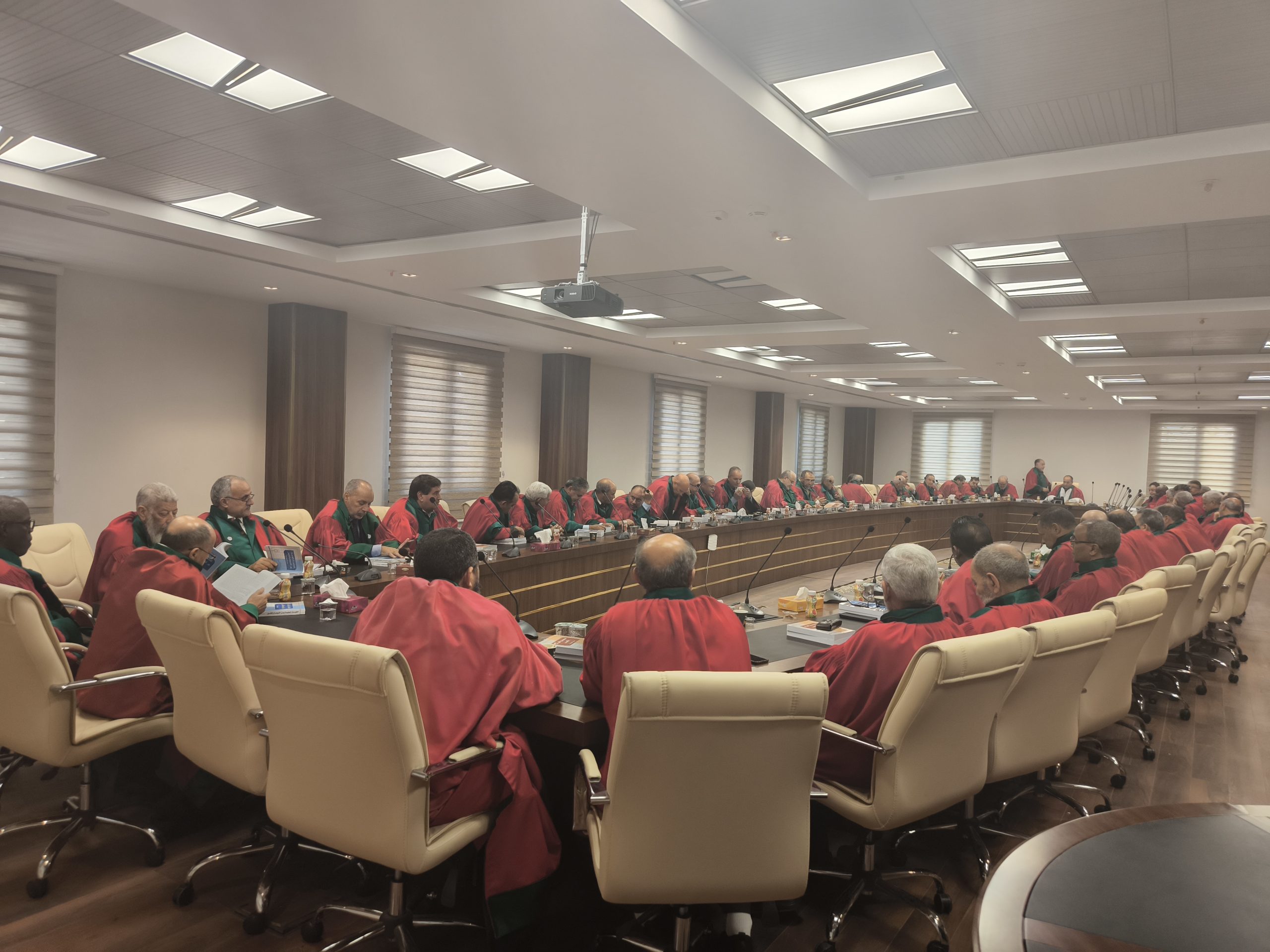 الاجتماع الطارئ للجمعية العمومية للمحكمة العليا